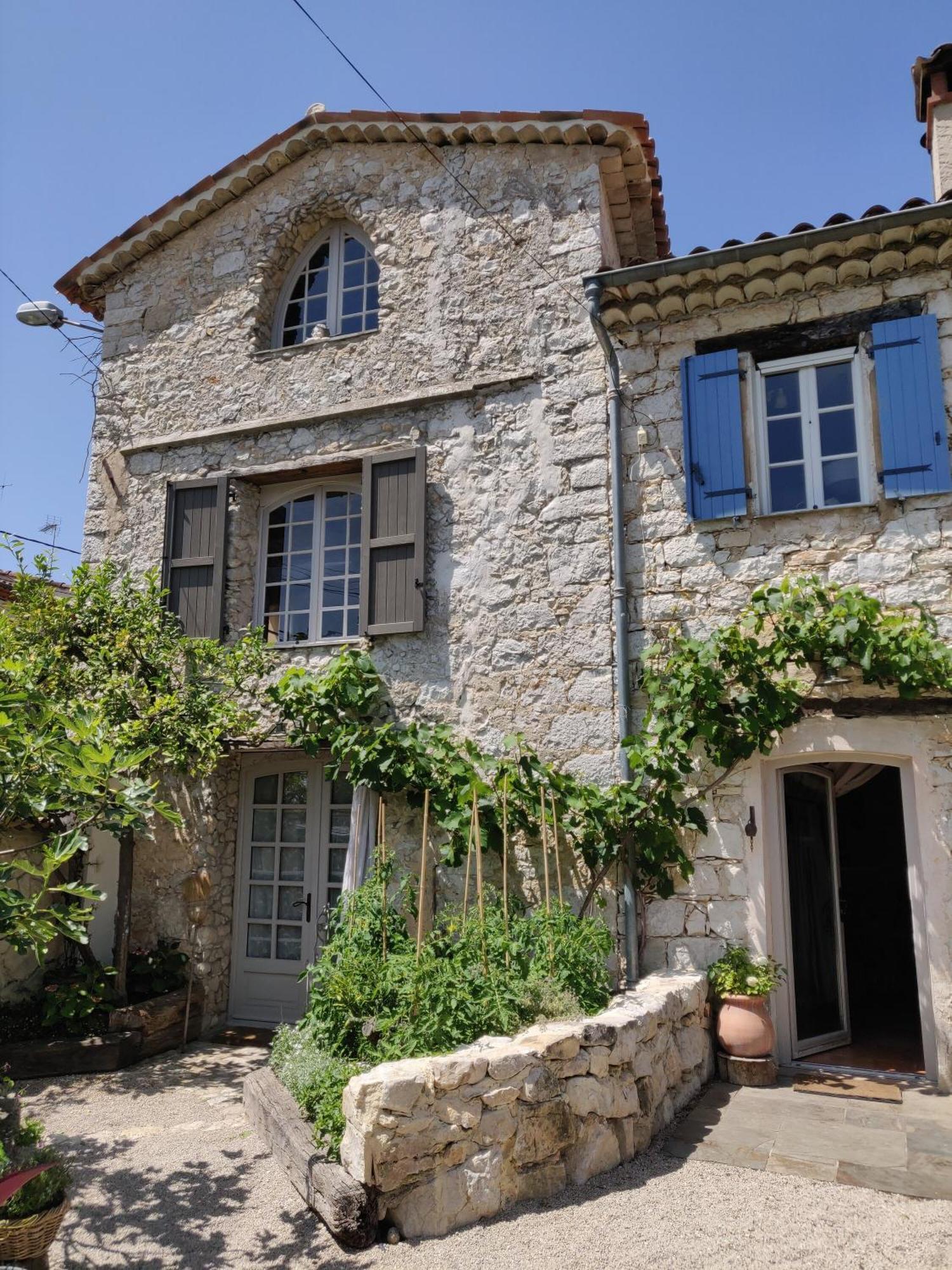 Saint Pierre * Roquefort-les-Pins